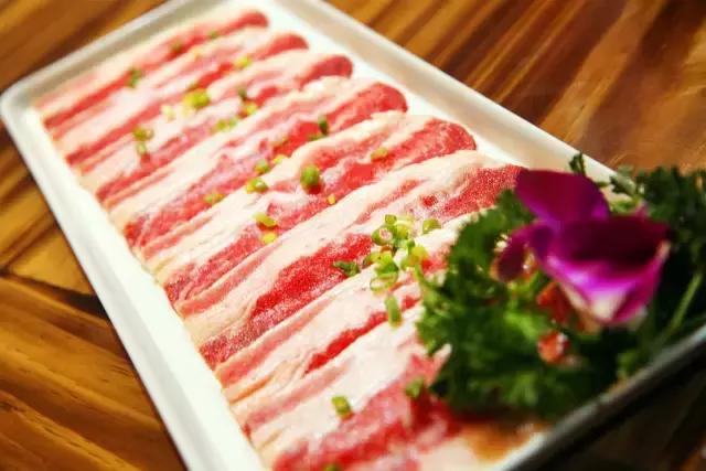 包头*阳城太**这家烤肉店，竟然有款能让人喝醉的饮料！