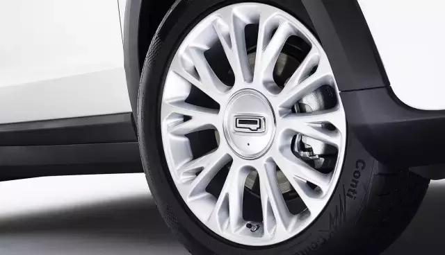 这时尚自主品牌紧凑SUV定位于都市SUV，做工和性能远超合资