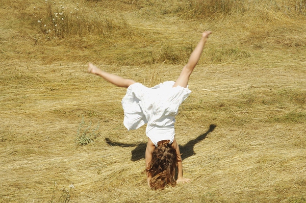如何学会倒立视频教程,如何学会倒立一字马教程