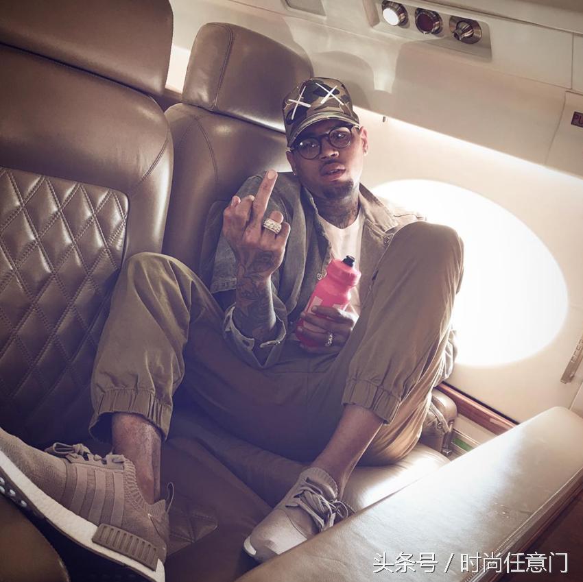 2019年明星上脚的球鞋,明星上脚球鞋时尚