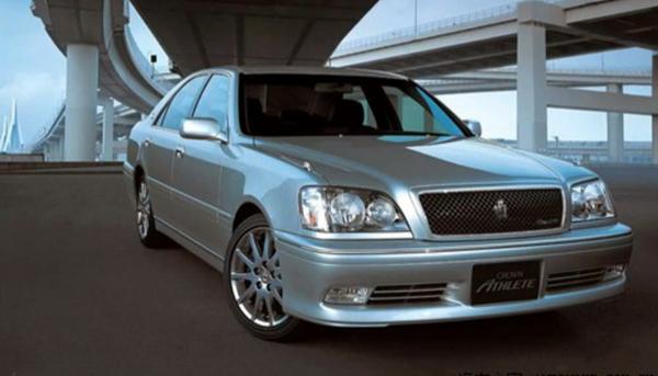 丰田皇冠athlete12代半,日本新款15代丰田皇冠