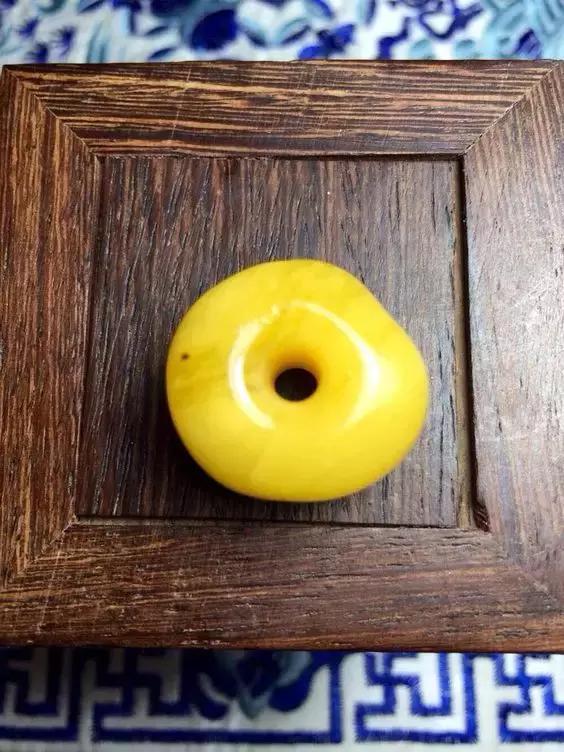 蜜蜡原本的模样,蜜蜡最后变的样子