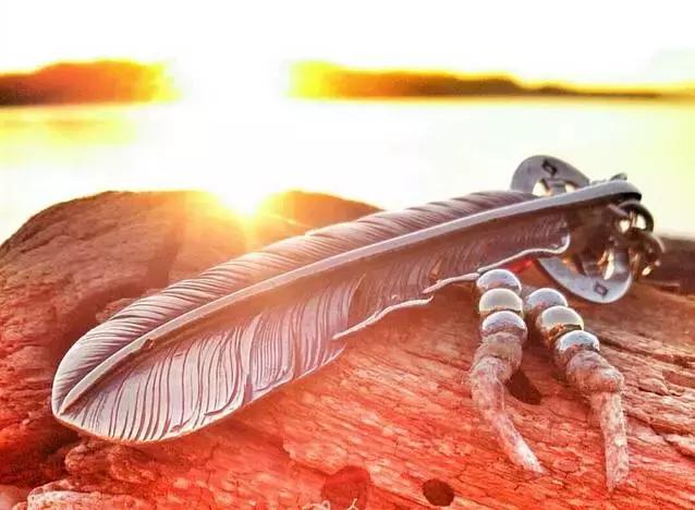 好巧我这么年轻还不想珠光宝气