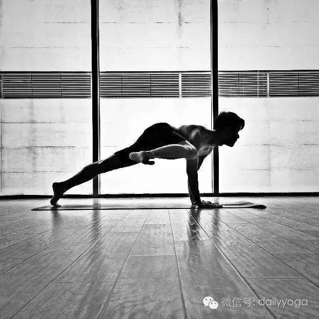 山式是瑜伽最基础体式,基础好看的瑜伽体式