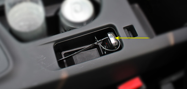 无钥匙进入车型钥匙没电怎么启动,带有无钥匙进入系统的车