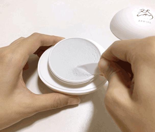 火山泥真的能清洁毛孔吗,用火山泥洗脸再用洗面奶