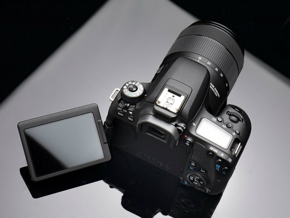 佳能eos1dxmarkiii,佳能eos77d相机使用效果怎么样