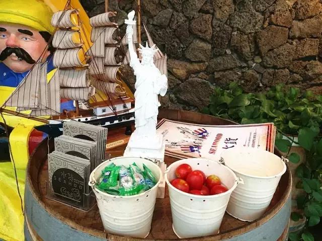 异域|中国首家无餐具的美式水货餐厅,就用你的双手大快朵颐