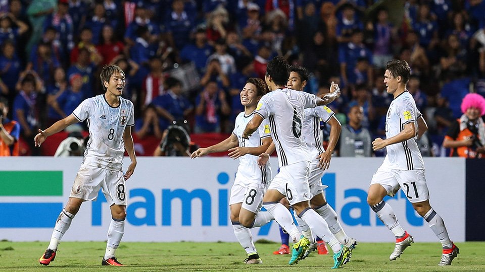 世界杯奇葩裁判,世界杯上球员被罚黄牌与裁判冲突