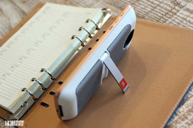 颠覆传统模块化大作:MotoZ上手评测