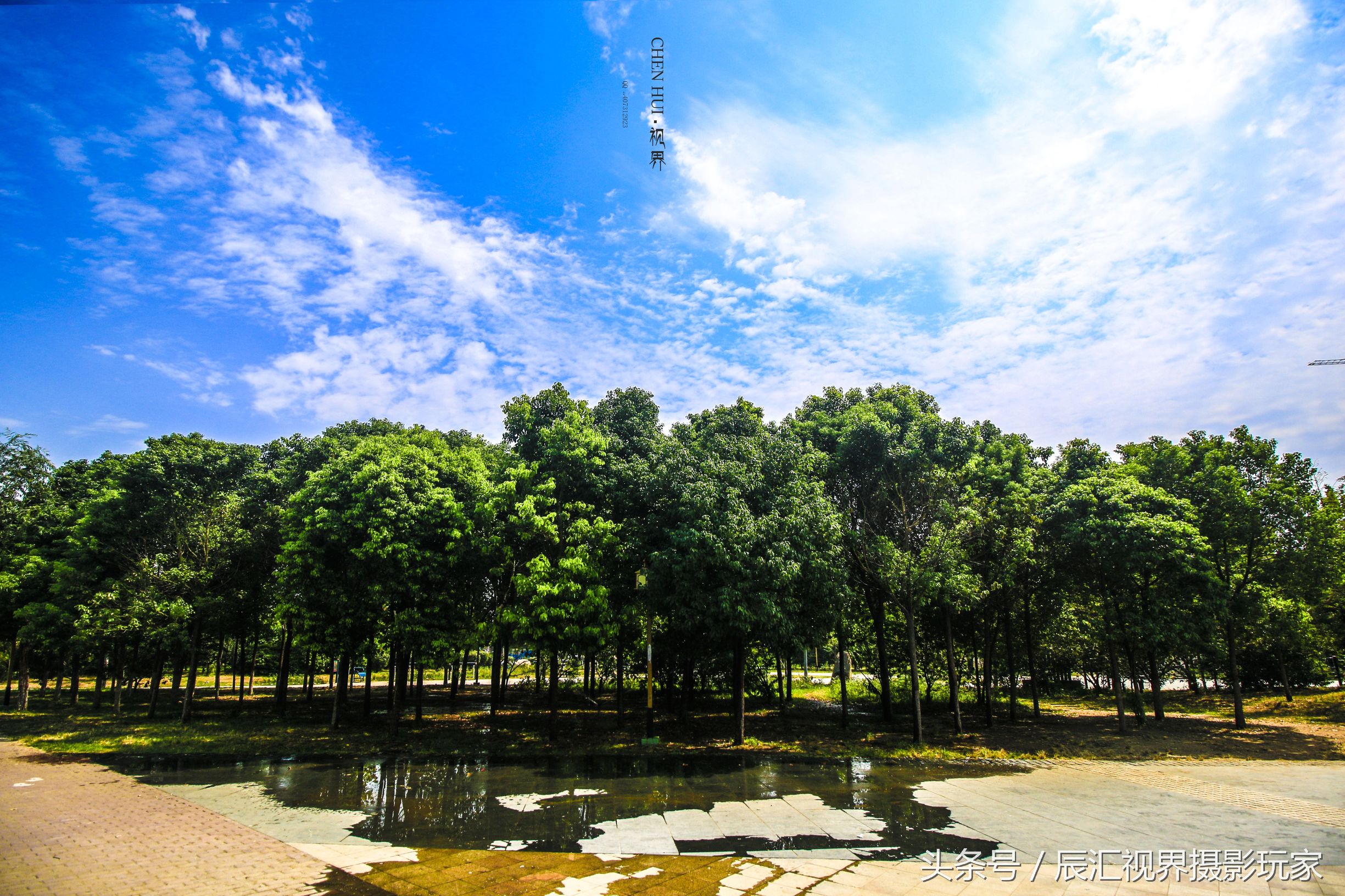 碧水蓝天俏宛城，水岸沙滩似海景