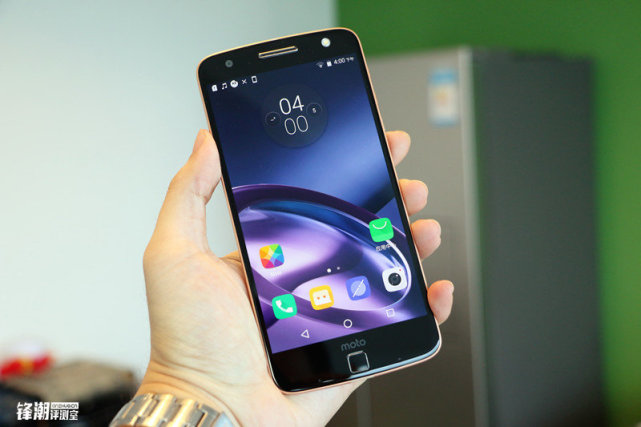 颠覆传统模块化大作:MotoZ上手评测