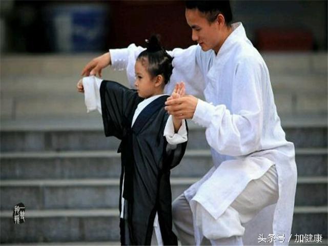 补肾睡功,中医护肝又补肾的古法按摩