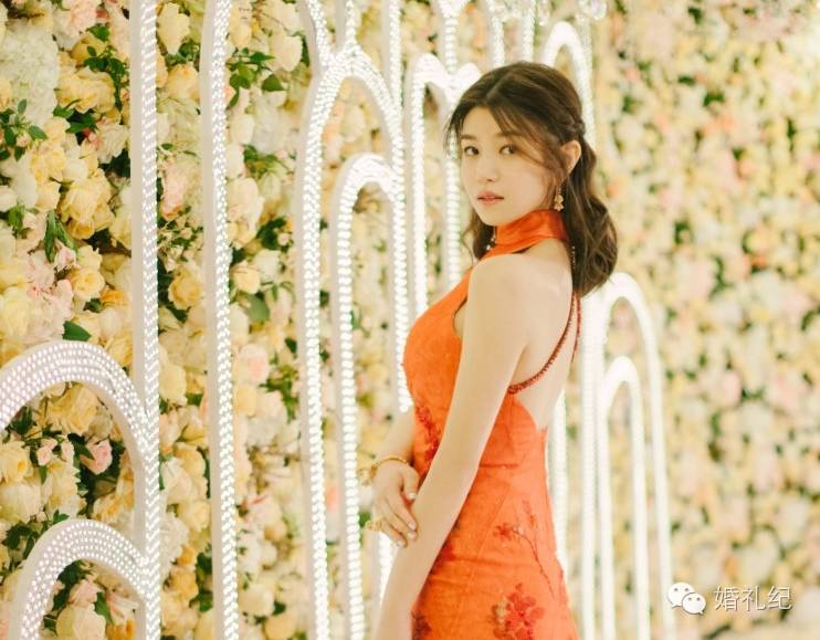 露背婚纱款式,露背婚纱怎么穿好看