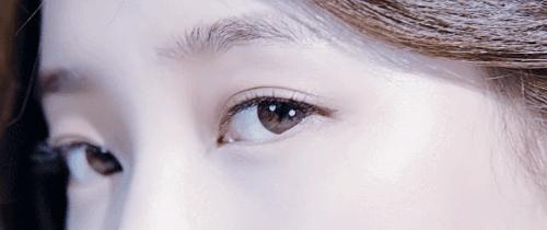 眼周很多小细纹用什么眼膜比较好,眼周保养只擦眼霜