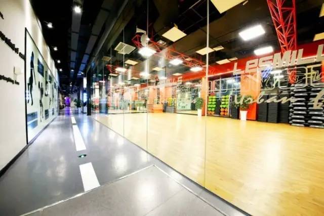 器械最多最全的健身房,健身设备最全的健身房