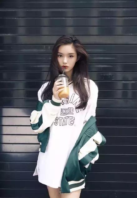 宋佳刘诗诗直筒裤,刘诗诗宋佳最爱的衬衫