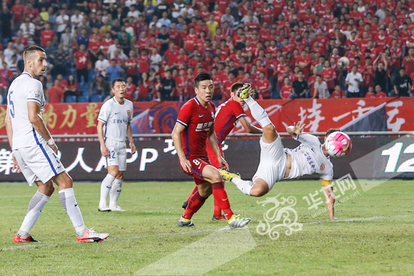 重庆力帆延边富德尼古拉,重庆斯威保级成功视频