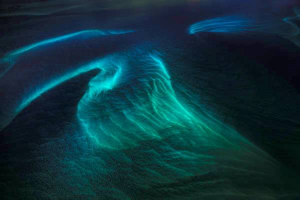 身价数十亿的他除了去无人区摄影，险些丧命，还用了6年时间和30多位石艺老匠人打造了一家不想挣钱的艺术馆