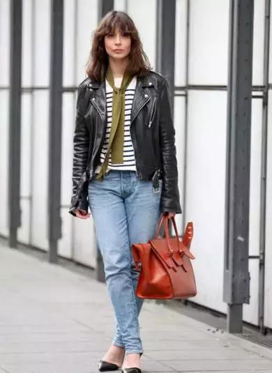 老有所依刘涛丝巾,刘涛红白玫瑰花丝巾