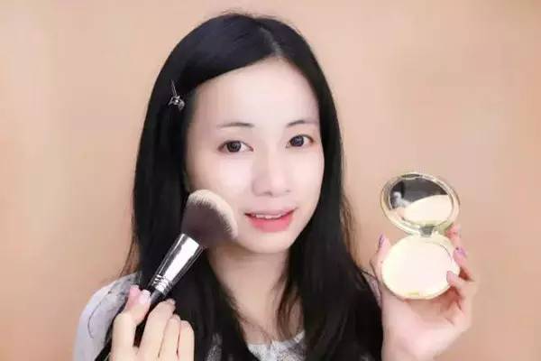 化妆第1步要做什么,化妆的步骤及化妆用品