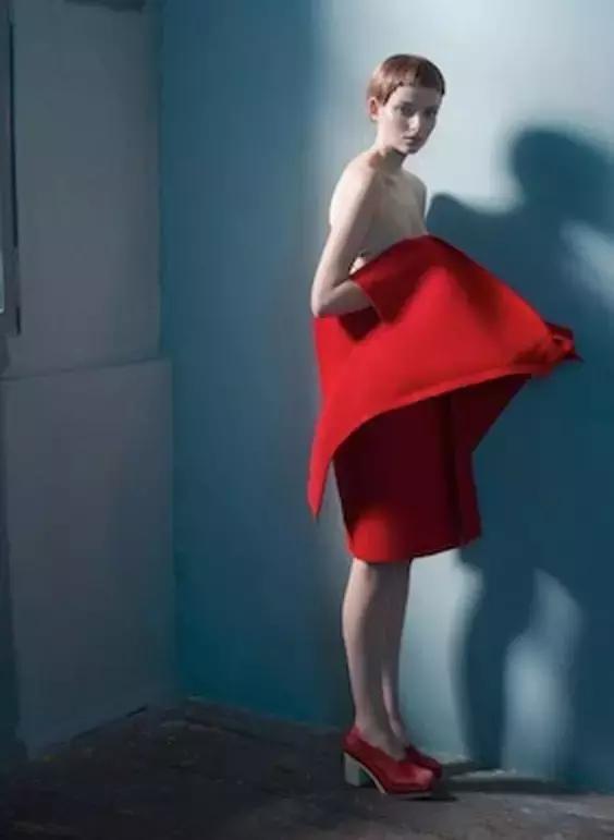 解构主义设计师川久保玲,川久保玲解构主义