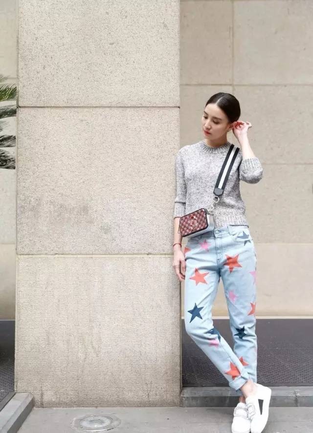 小宋佳的衣品太好了,剪完头发丑哭了