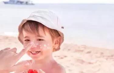 军训晒黑后变白的方法,军训晒黑修复最佳方法