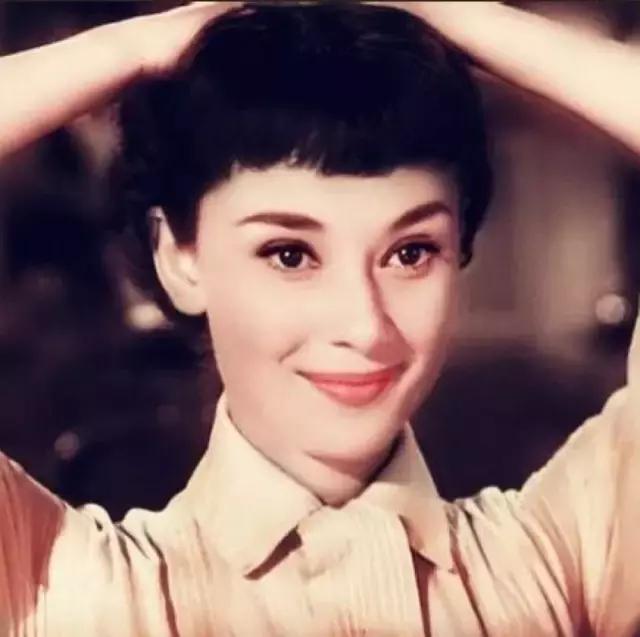 露额头很显五官吗,露额头很考验女生颜值吗