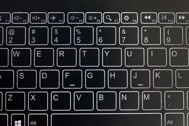 联想把30多年的笔记本键盘颠覆了,取消按键还能在上面画画