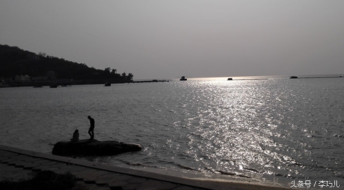 移民托老所：海外养老梦颠覆的那些人和事