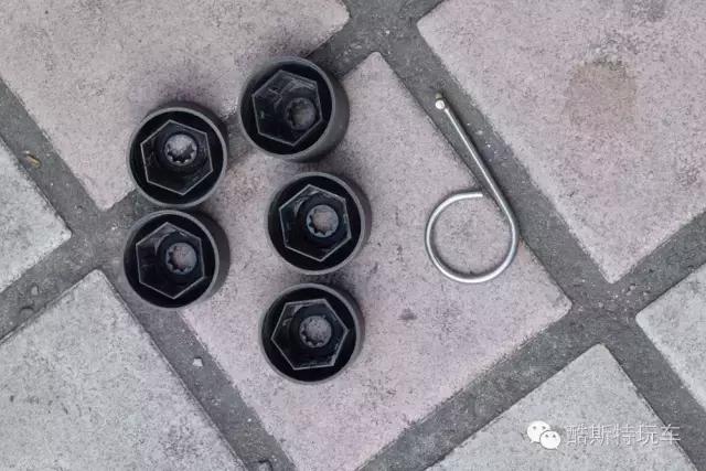 2018款速腾豪华版如何换备胎,23款速腾1.5t超越版备胎怎么换