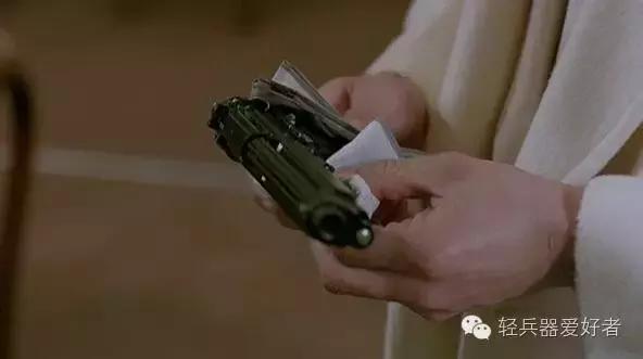 英雄本色系列中的各色轻武器,盘点英雄本色名场面