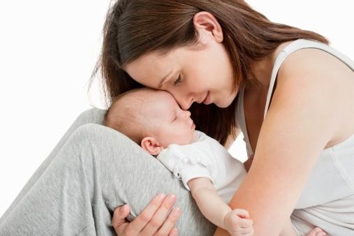 剖腹产后伤口里面有个疤鼓起来,剖腹产的疤时间越久颜色越淡吗