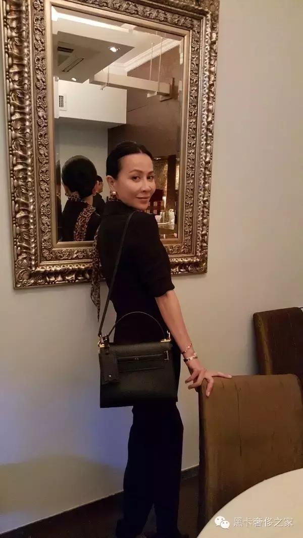 职场不输阵女生上班要背什么包?