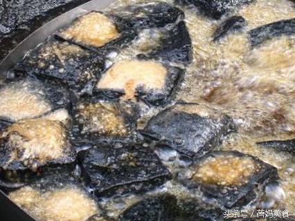 农村制作臭豆腐长出蛆虫了,臭豆腐为什么会长蛆虫