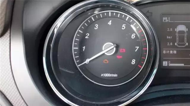 五菱宏光s1怎么样专家点评,五菱宏光s1是什么标志