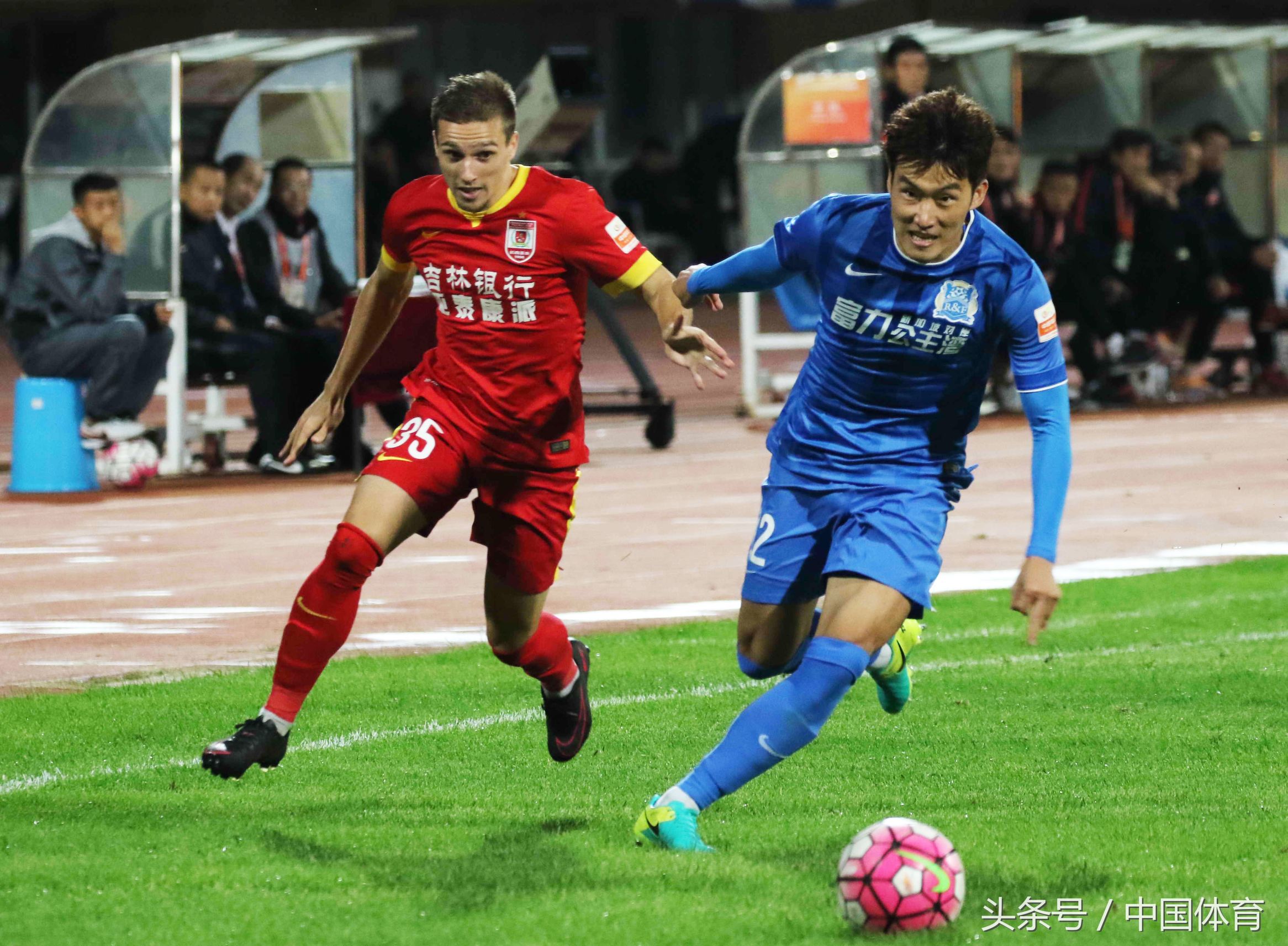 世预赛40强赛国足进入12强,世预赛十二强赛韩国视频