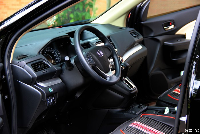 本田crv2016经典款详细配置图表,16年本田crv2.0两驱还值得买吗
