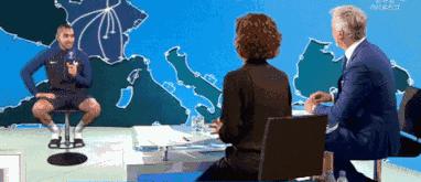 如何把足球比赛拍出仪式感,足球比赛中的科幻片场面