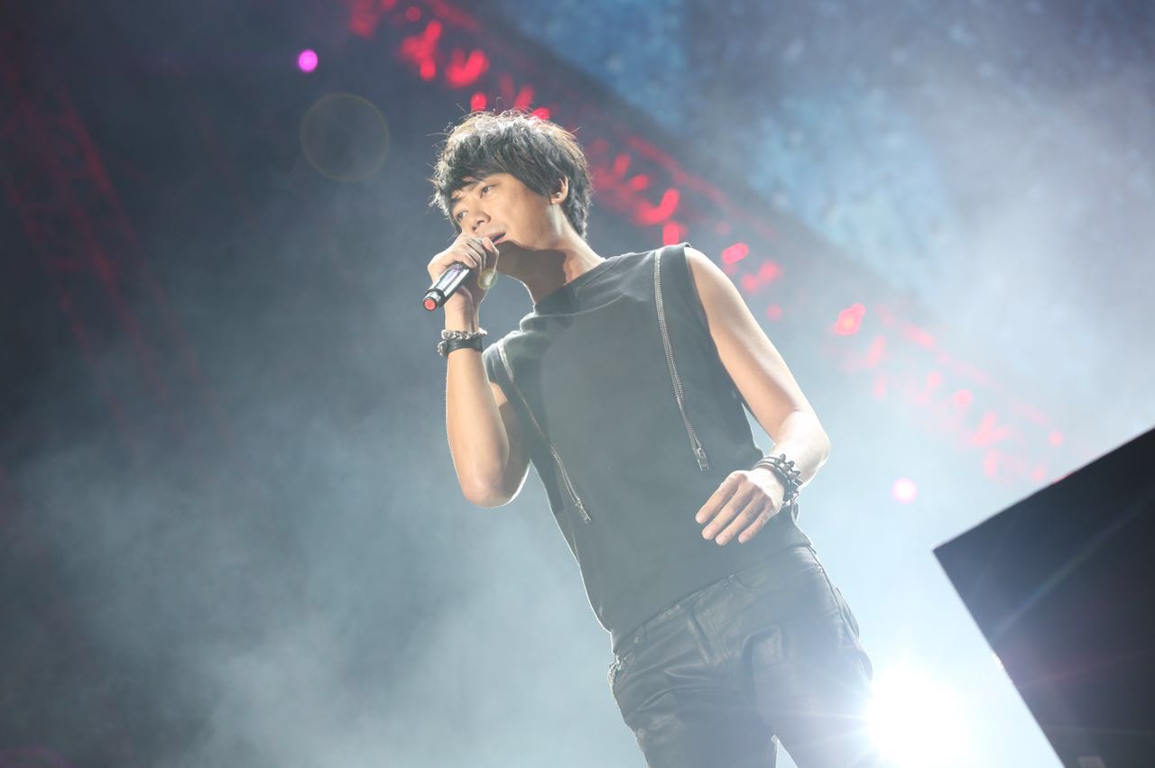 信、吴克羣、伍佰十余组艺人齐聚厦门共同唱响奇迹之夜