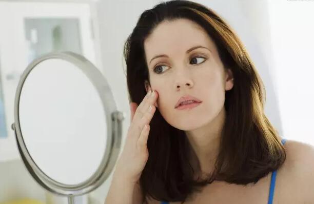 维生素e乳可以消痘印吗,维生素e擦晒黑的痘印有用吗