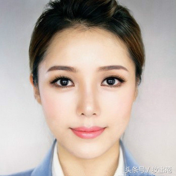 面试妆容简单干练,适合面试的职业妆容打扮和发型