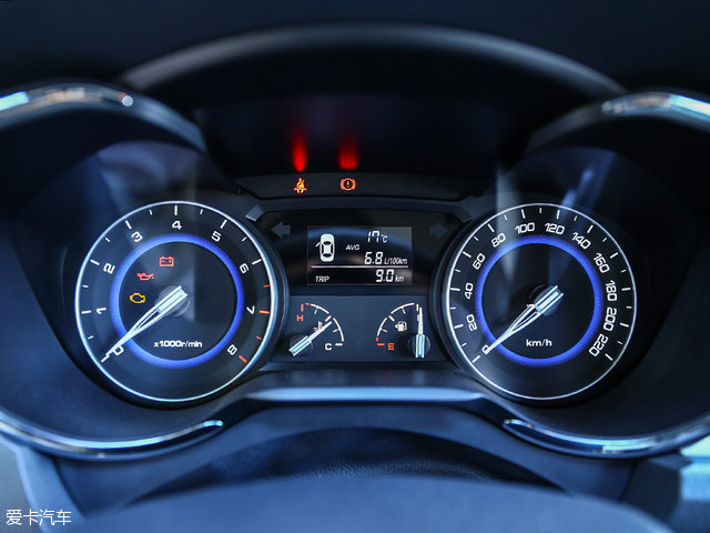 悦翔v71.0t和1.6l对比,悦翔v715款1.6l自动乐享怎么样