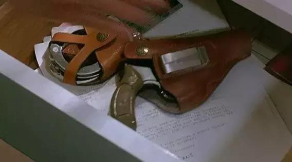 英雄本色系列中的各色轻武器,盘点英雄本色名场面