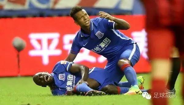 足球十大晃断腿动作,足球膝盖受伤恢复动作