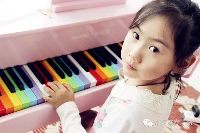 ​让孩子幸福的看着谱子学音乐