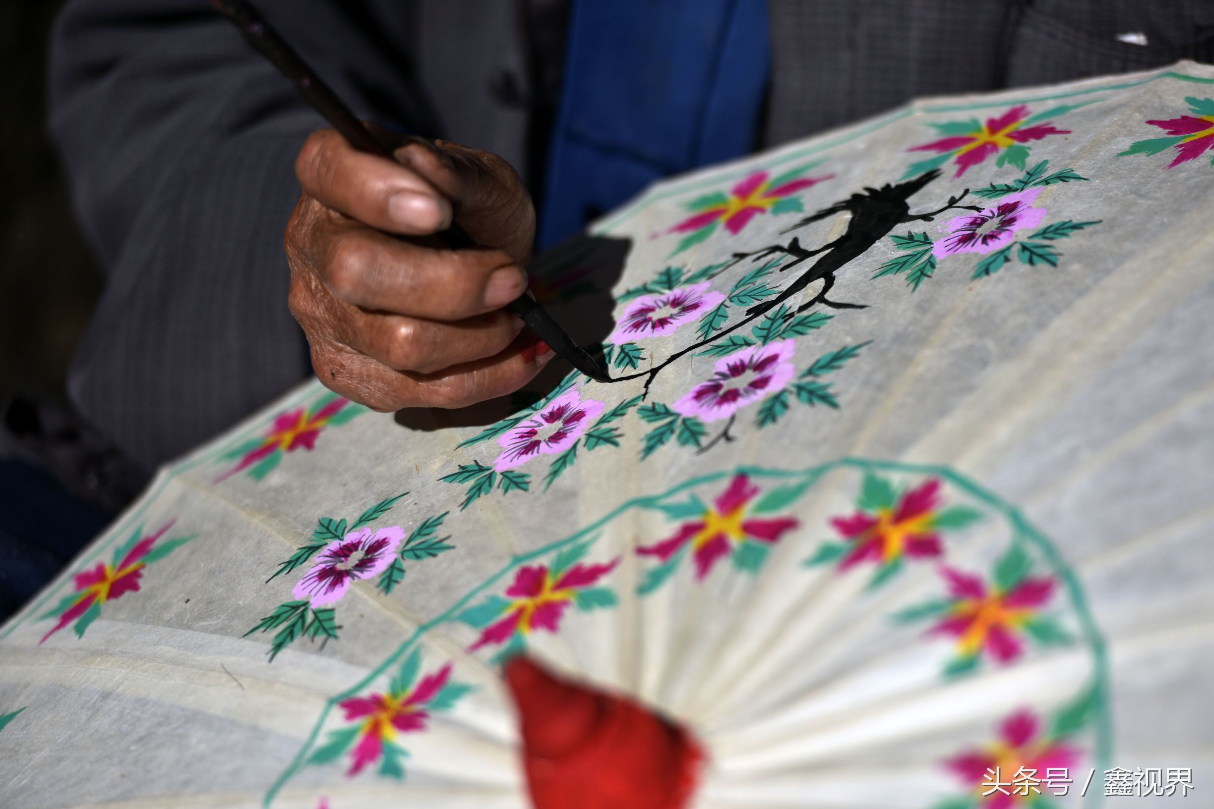 油纸伞最后一个手艺人,油纸伞有名的制作匠人