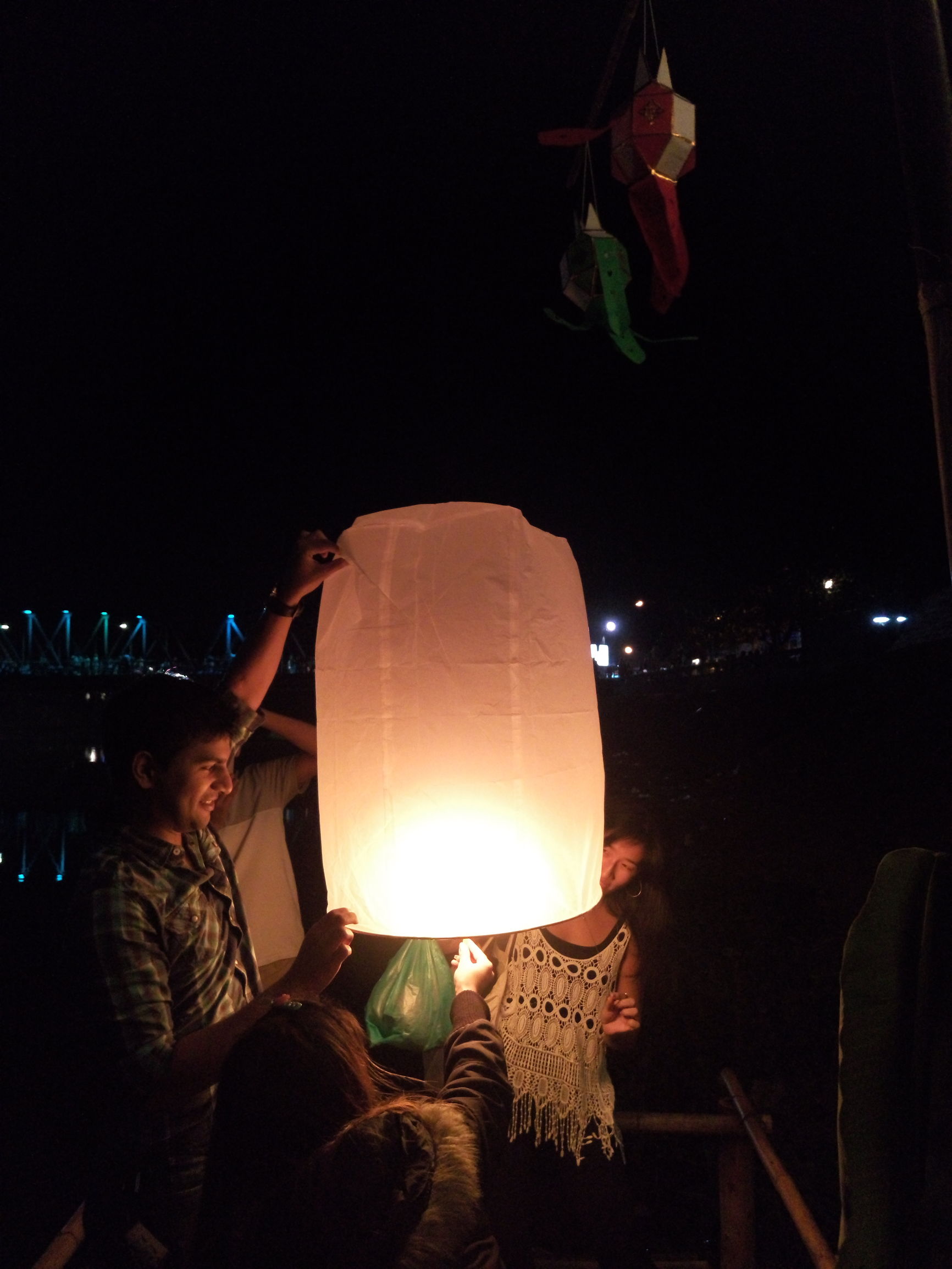 泰国怪异传统节日,水灯节是不是泰国的传统节日