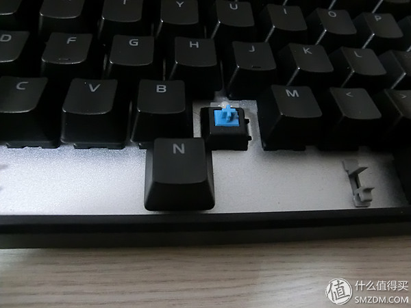 国产轴请继续努力!曜越TteSPORTS波塞冬ZRGB背光机械键盘评测
